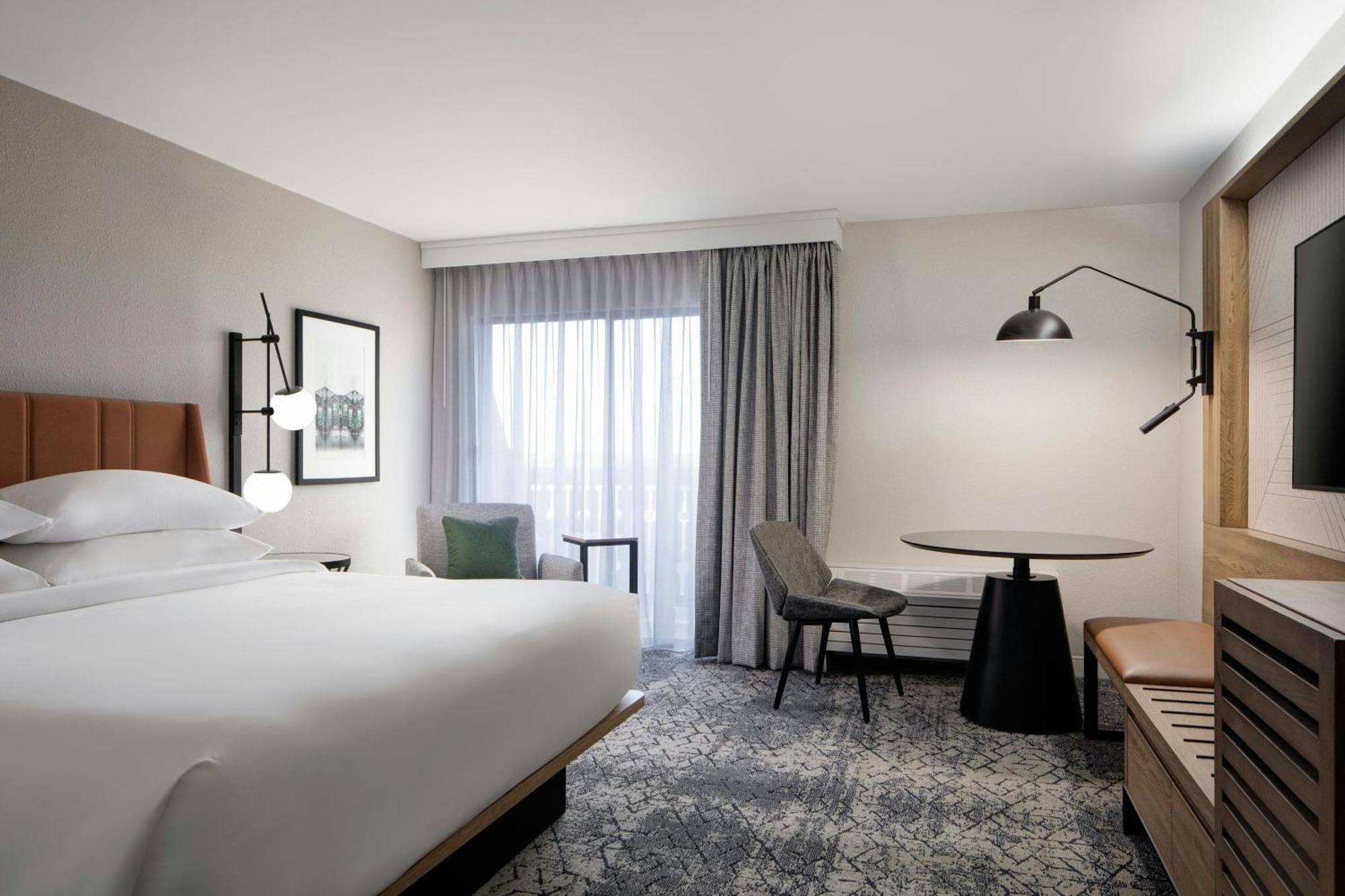 Sheraton Westport Lakeside Chalet Maryland Heights Bagian luar foto