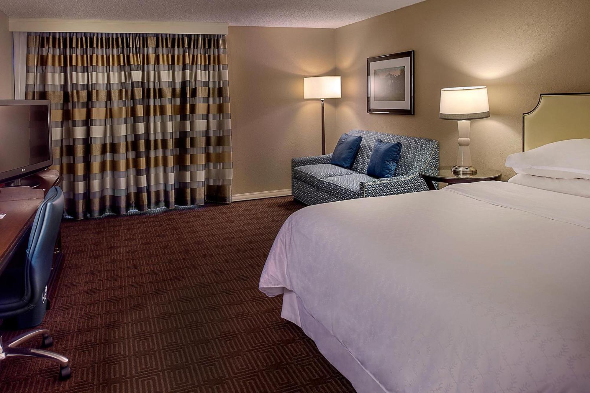 Sheraton Westport Lakeside Chalet Maryland Heights Bagian luar foto
