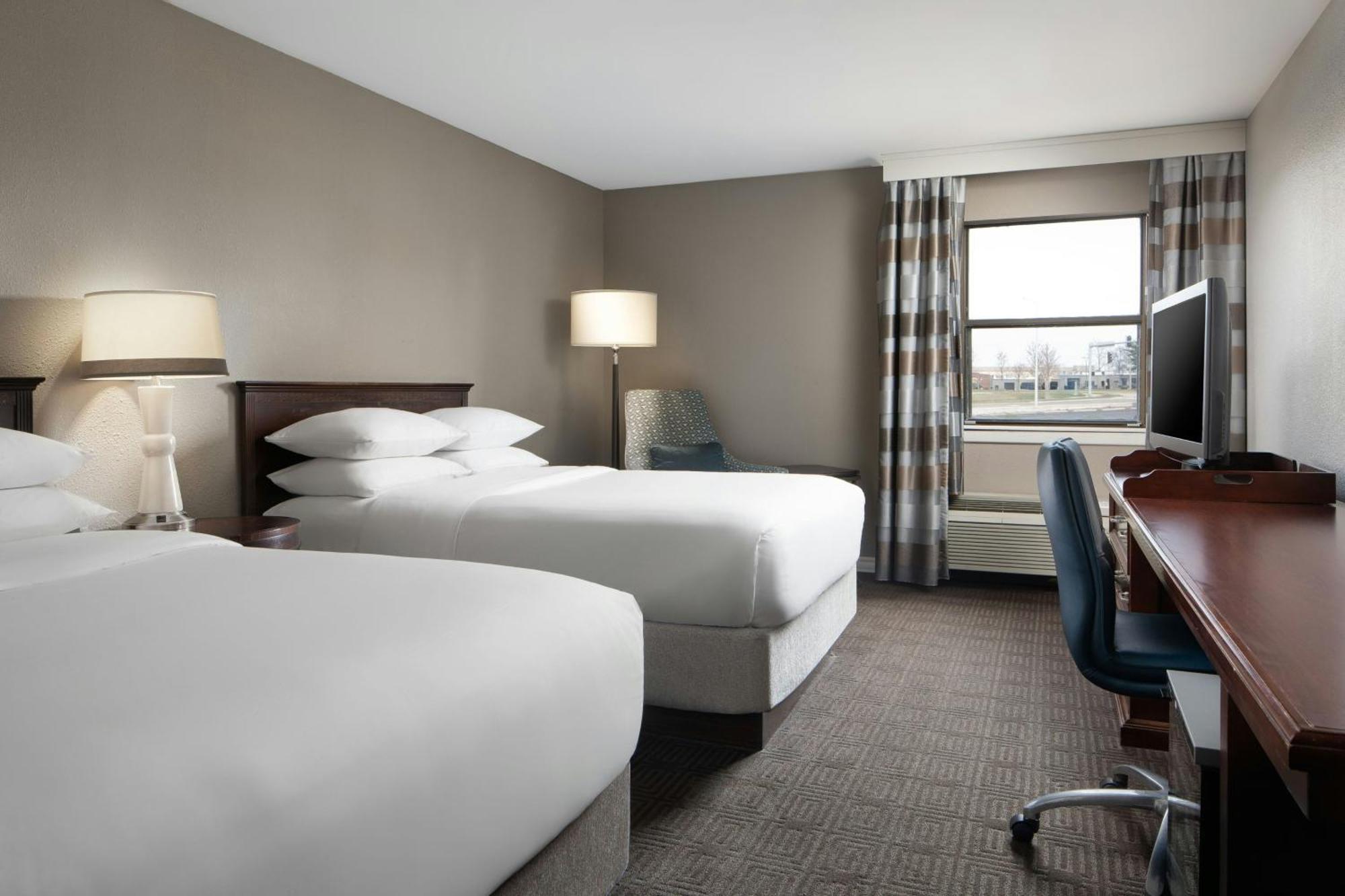 Sheraton Westport Lakeside Chalet Maryland Heights Bagian luar foto