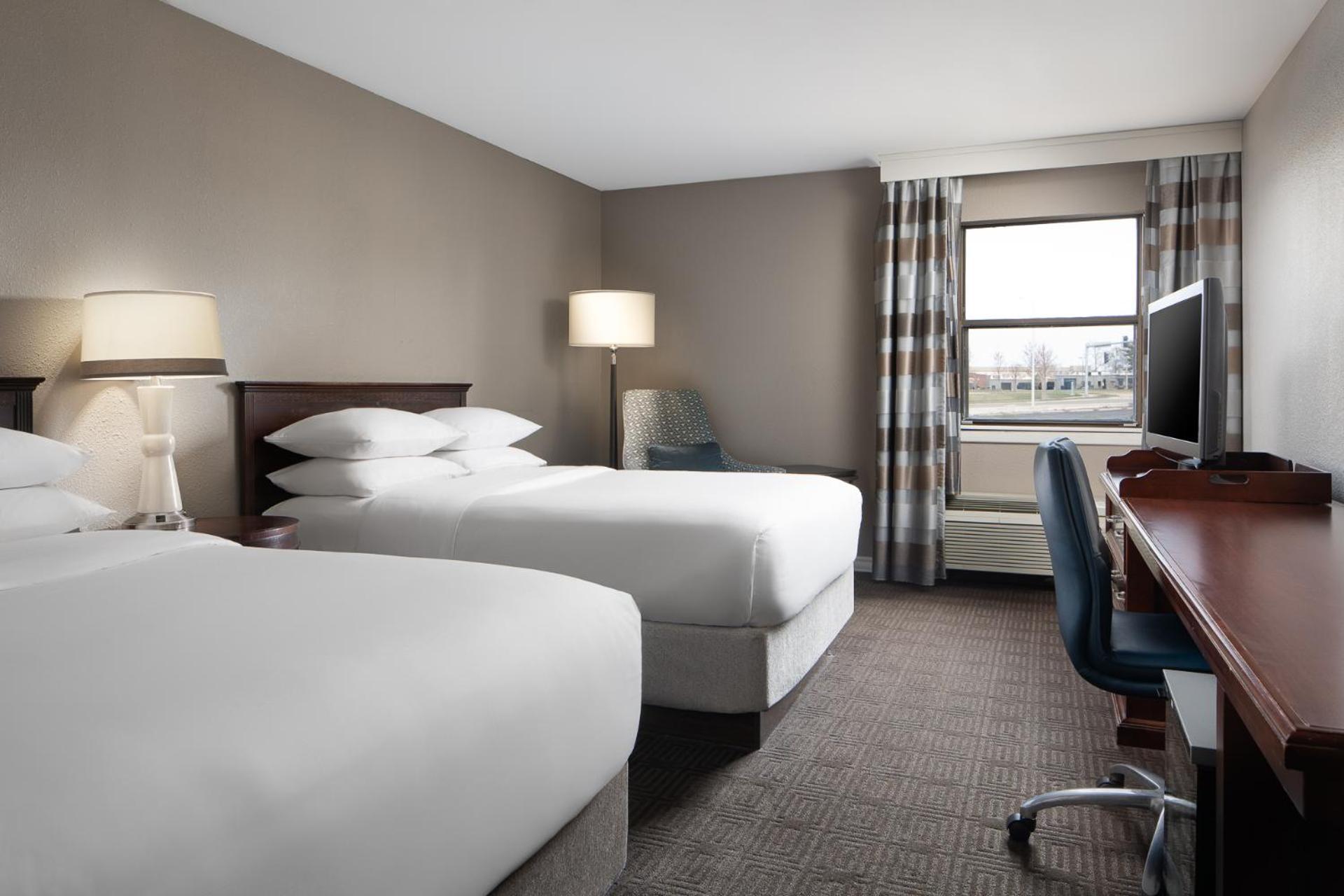 Sheraton Westport Lakeside Chalet Maryland Heights Bagian luar foto