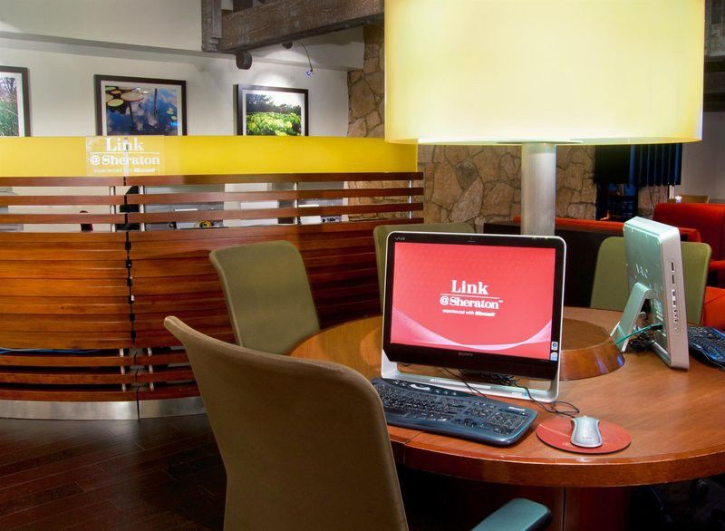 Sheraton Westport Lakeside Chalet Maryland Heights Bagian luar foto
